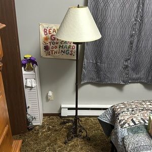 Floor lamp